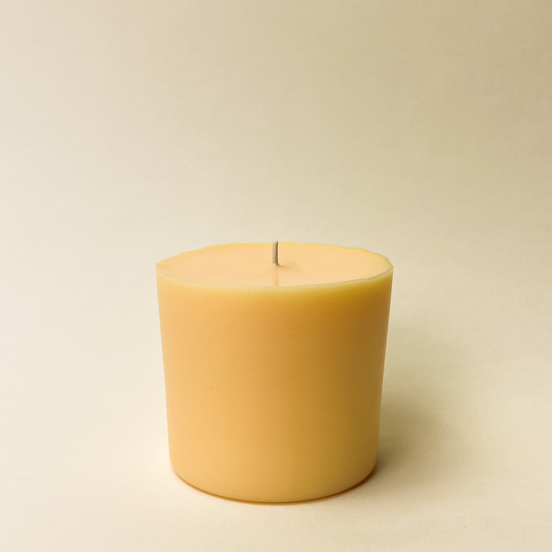 Yuno's "Citrus Peel" candle refill
